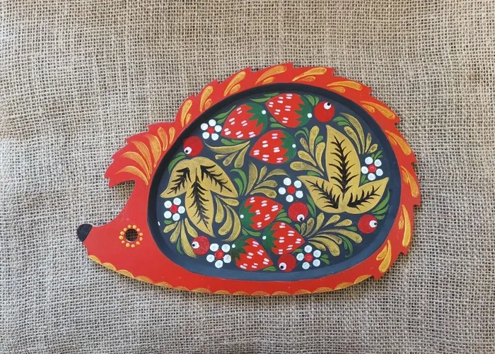 2 Баздырева Вероника, 13 лет. Сухарница Ежик. Роспись по дереву МАУ ДО ДШИ Лосино-Петровский г.о. им И.Ф.Обликина.