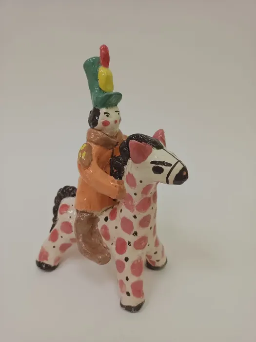 17 Сафронов Иван, 11 лет. Дымковский всадник. 2026. Керамика. Старая Купавна, МУДО Купавинская ДШИ_1