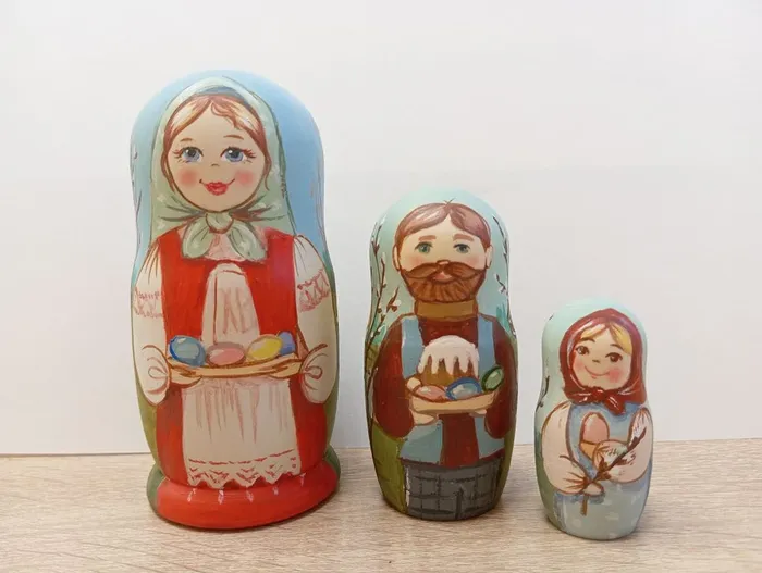 5 Чернова Анна, 13 лет. Пасха в кругу семьи. 2026. Роспись по дереву. Старая Купавна, МУДО Купавинская ДШИ_1 (1)